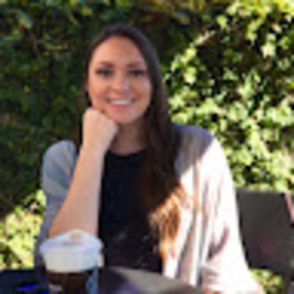 Meet your Posher, Mikaela - Picture 1 of 1